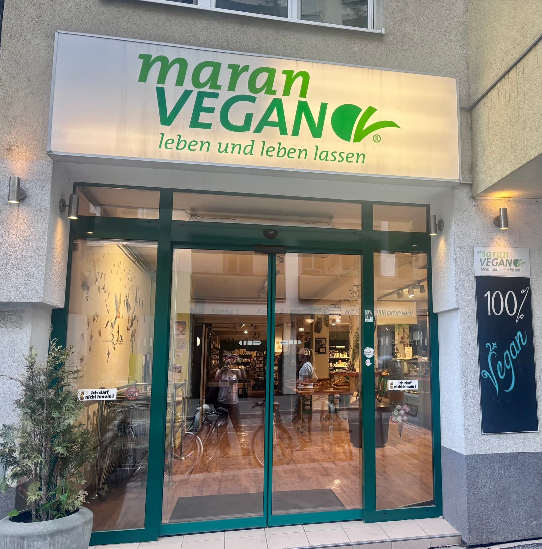 Maran Vegan Bistro logo